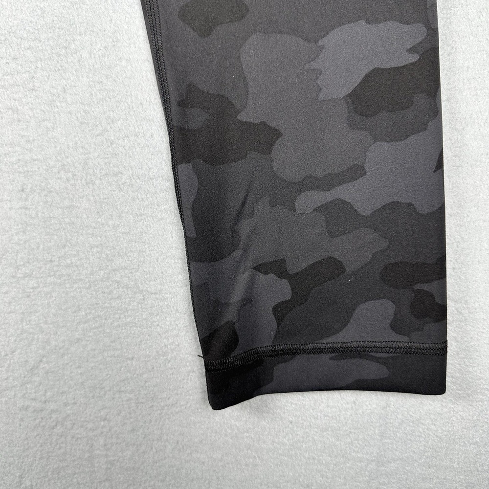 Lululemon Leggings Womens 6 Black Grey Camo Excellent High Rise Crop W6BFBS - Picture 4 of 16